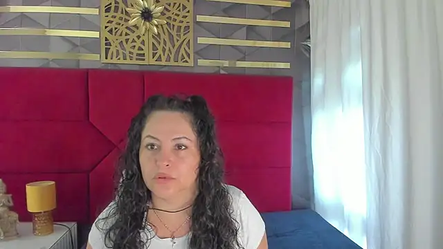 Snapshot of hanny_milf chatting on June 25, 11:48 am hanny milf online show from June 25, 11:48 am