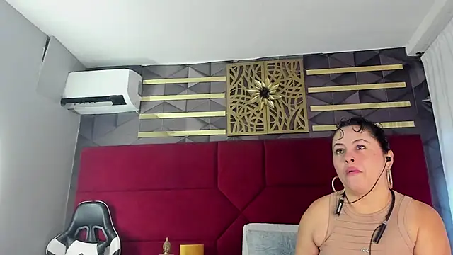 Snapshot of hanny_milf chatting on June 28, 12:00 pm hanny milf online show from June 28, 12:00 pm