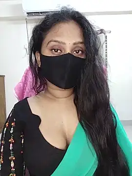 Idhika Paul online show from June 10, 8:19 pm