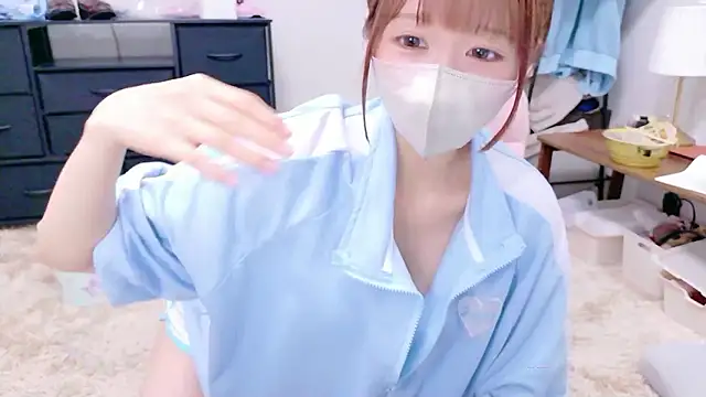 Snapshot of Yui-Ch chatting on June 4, 12:22 pm Yui-Ch online show from June 4, 12:22 pm