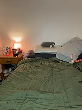 Snapshot of sexybee124 chatting on April 1, 3:40 am sexybee124 online show from April 1, 3:40 am