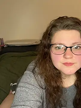 Snapshot of sexybee124 chatting on April 11, 4:39 am sexybee124 online show from April 11, 4:39 am