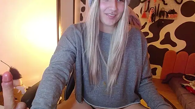 hi elora online show from May 26, 11:45 pm