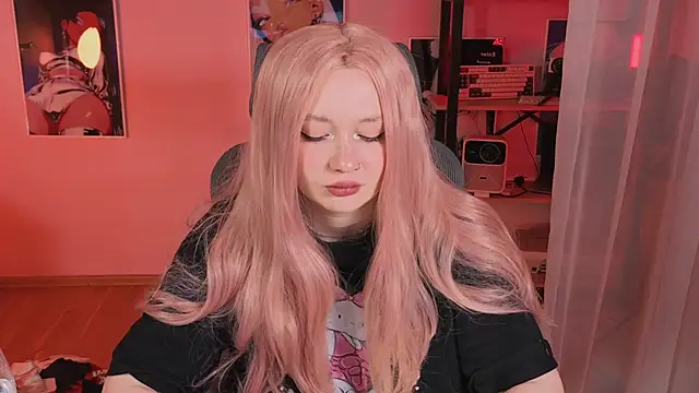 carolina elf online show from March 31, 5:08 am