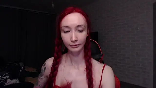 Roxy Silver online show from May 23, 1:33 am