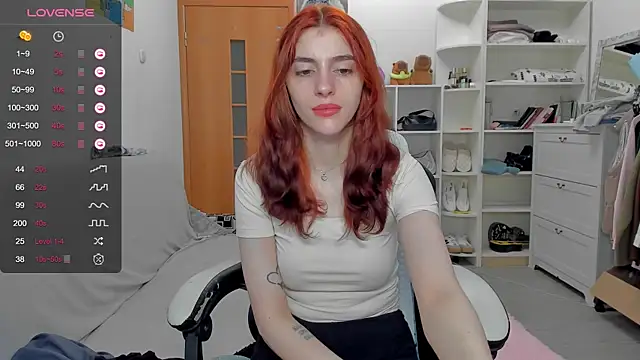 Snapshot of broosnica1 chatting on June 6, 8:41 am broosnica1 online show from June 6, 8:41 am