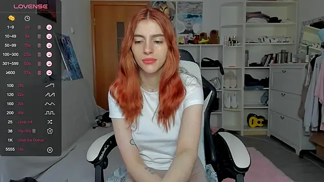 Snapshot of broosnica1 chatting on July 20, 7:44 am broosnica1 online show from July 20, 7:44 am