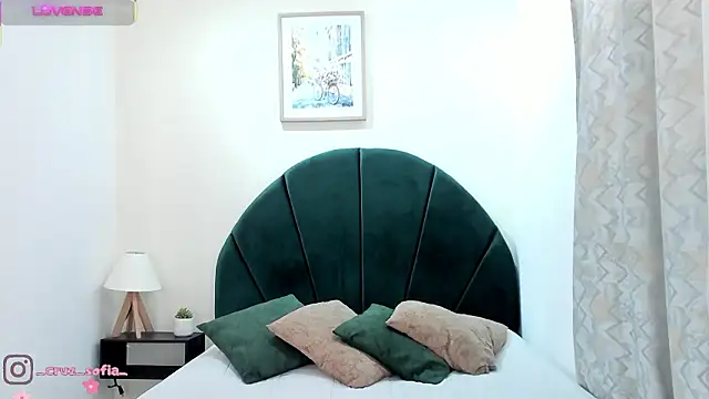  AlejaCruz  online show from February 9, 5:28 pm