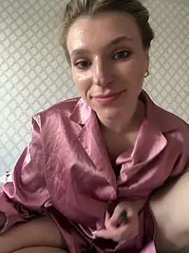 Snapshot of adel_secret chatting on June 19, 1:15 pm adel secret online show from June 19, 1:15 pm