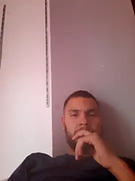 Snapshot of Chofle1 chatting on May 2, 2:44 pm Chofle1 online show from May 2, 2:44 pm