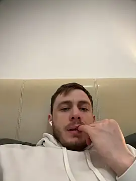 Julian128 online show from March 3, 10:10 pm