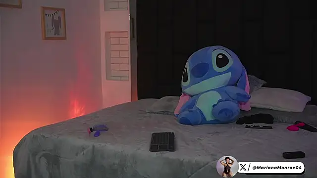 Snapshot of Marianamonroe_ chatting on July 3, 12:00 pm Marianamonroe online show from July 3, 12:00 pm