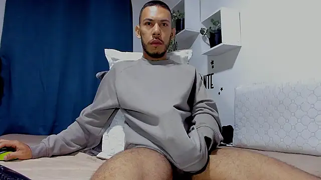 Aronxxs online show from March 5, 9:16 am