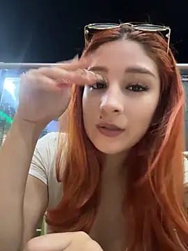 Snapshot of Mon_Cherry chatting on June 4, 1:33 am Mon Cherry online show from June 4, 1:33 am