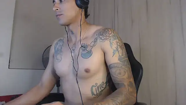 felipelopezz23 online show from July 14, 10:32 am