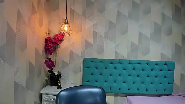 LindaBreeS online show from May 23, 1:26 pm