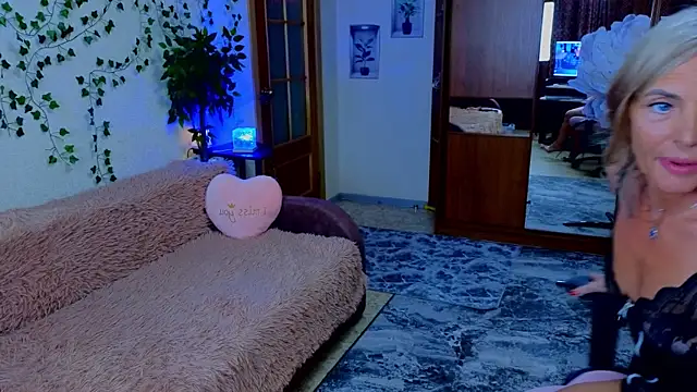 Snapshot of amelia_blondy chatting on July 20, 9:56 am amelia blondy online show from July 20, 9:56 am