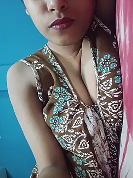 Snapshot of sexyindi_couple chatting on June 2, 7:32 am sexyindi couple online show from June 2, 7:32 am