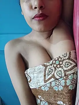 Snapshot of sexyindi_couple chatting on June 7, 6:06 am sexyindi couple online show from June 7, 6:06 am