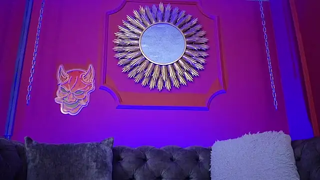 Julieta Russell online show from April 2, 12:14 pm