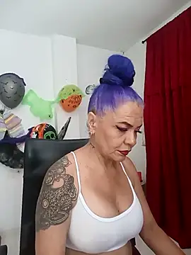 freyadevil333 online show from October 16, 8:26 am