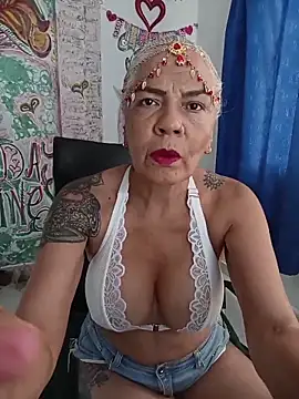 freyadevil333 online show from February 15, 9:44 pm