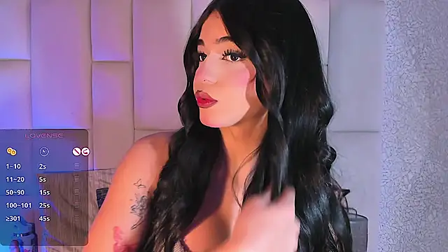Summer walkerr online show from June 30, 1:23 pm