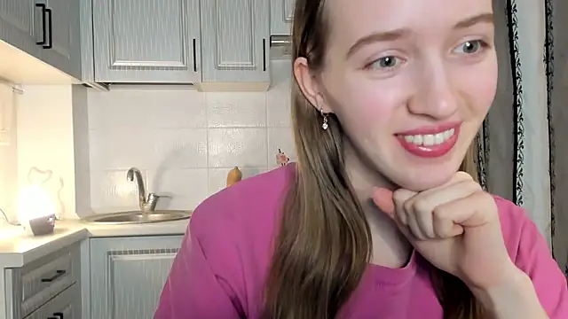 Snapshot of leslie_my_lovee chatting on December 15, 5:23 am leslie my lovee online show from December 15, 5:23 am