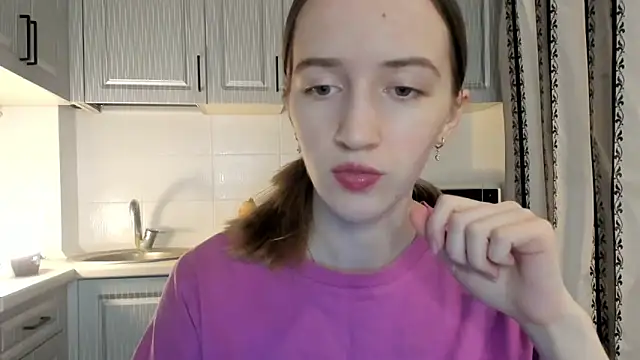 Snapshot of leslie_my_lovee chatting on December 16, 6:46 pm leslie my lovee online show from December 16, 6:46 pm