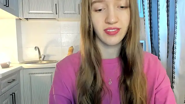 Snapshot of leslie_my_lovee chatting on December 20, 9:16 am leslie my lovee online show from December 20, 9:16 am