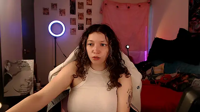 Snapshot of AllyDonfort chatting on May 12, 10:40 pm AllyDonfort online show from May 12, 10:40 pm