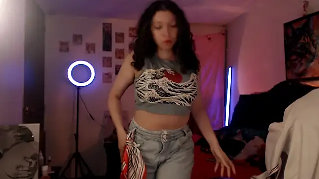 Snapshot of AllyDonfort chatting on May 14, 11:33 pm AllyDonfort online show from May 14, 11:33 pm