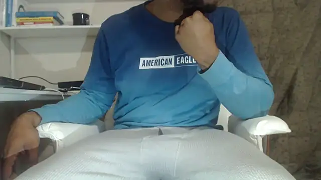 Snapshot of Tecsavy chatting on February 9, 11:58 am Tecsavy online show from February 9, 11:58 am