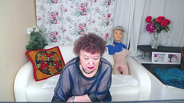 YourHotGranny online show from May 27, 11:07 am
