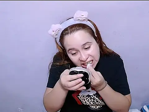 SubLayla01 online show from April 16, 8:09 pm