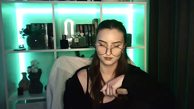 X Alisa online show from April 18, 6:56 pm