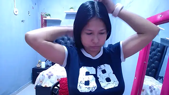 Letty Plugxo online show from May 25, 1:39 pm