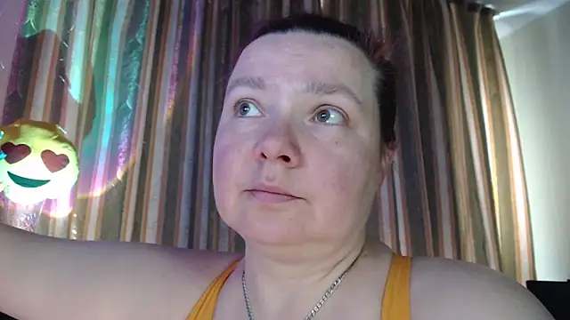 amorelara online show from May 21, 6:42 am