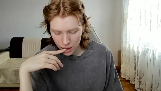 StellaDavis online show from April 18, 11:03 am