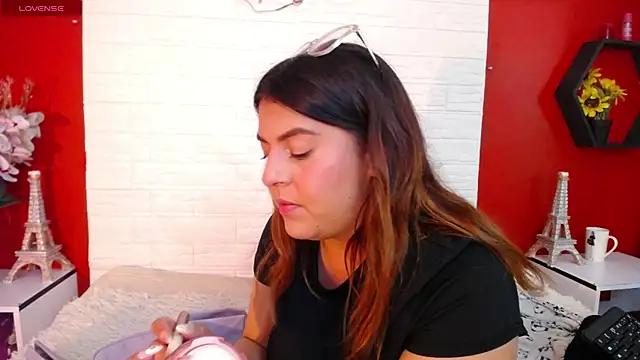  poison sweet online show from November 11, 6:30 pm