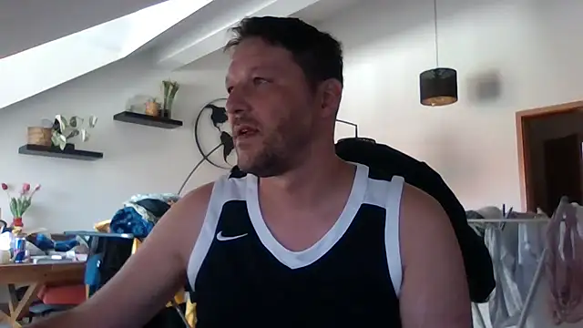 BennyLommy online show from August 8, 8:38 am