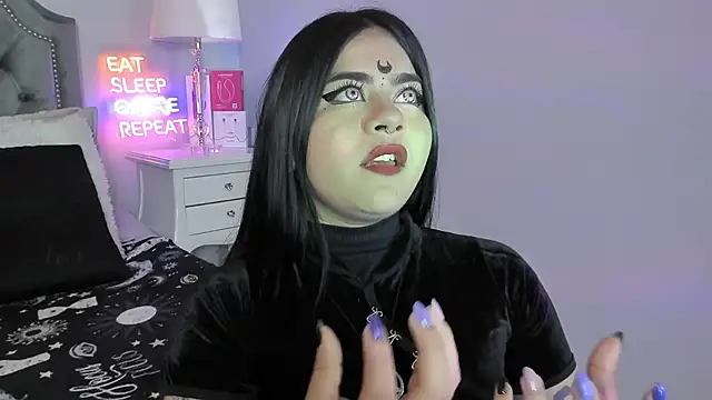 atena hill online show from December 2, 7:09 pm