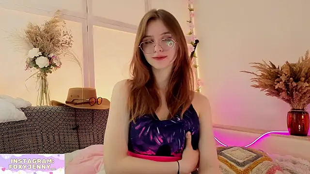 Snapshot of JennyDilly chatting on May 2, 7:30 pm JennyDilly online show from May 2, 7:30 pm