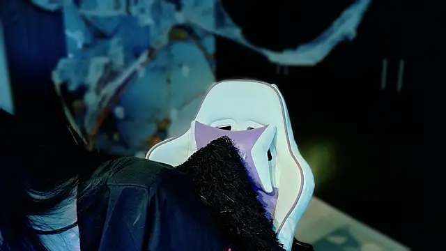 Madison Jackson online show from October 9, 10:30 pm