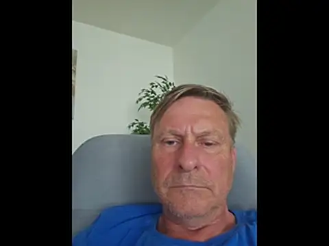 johnnym1 online show from May 24, 9:14 am