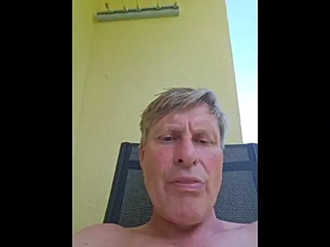 johnnym1 online show from May 26, 12:23 pm
