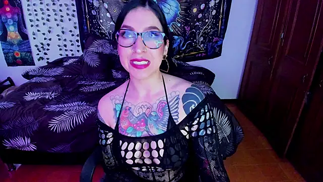 Snapshot of alice_666f chatting on May 26, 2:46 pm alice 666f online show from May 26, 2:46 pm