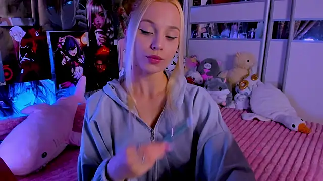 Snapshot of Cute__Pony chatting on December 14, 12:27 am Cute Pony online show from December 14, 12:27 am