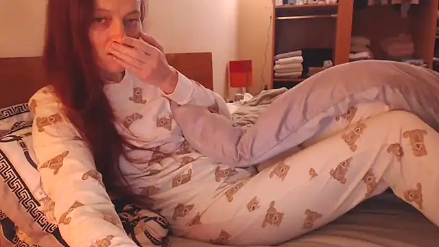 Snapshot of LovelyAndraGirl chatting on December 20, 3:52 pm LovelyAndraGirl online show from December 20, 3:52 pm