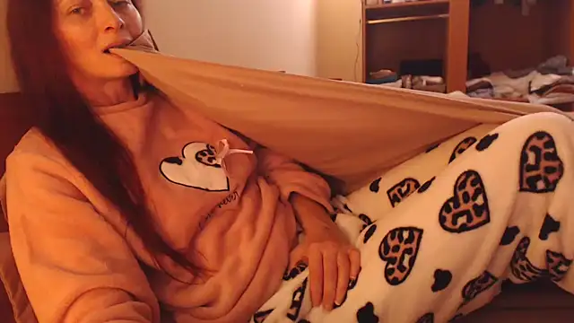 Snapshot of LovelyAndraGirl chatting on January 10, 2:41 pm LovelyAndraGirl online show from January 10, 2:41 pm